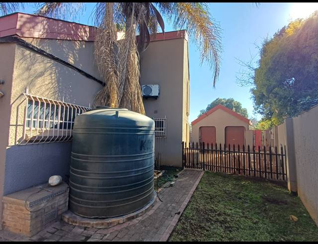 4 BEDROOM HOUSE FOR SALE IN FLORA GARDENS